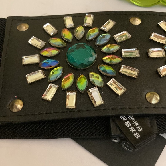 Belt - Picture 2 of 7